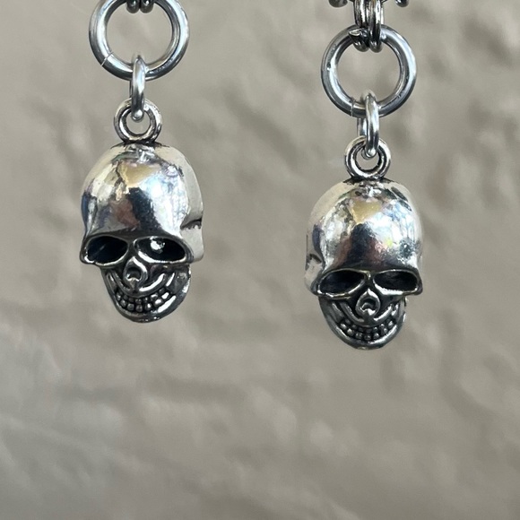 Handmade maille skull dangly stainless steel post earrings boho goth punk silver - Picture 5 of 13